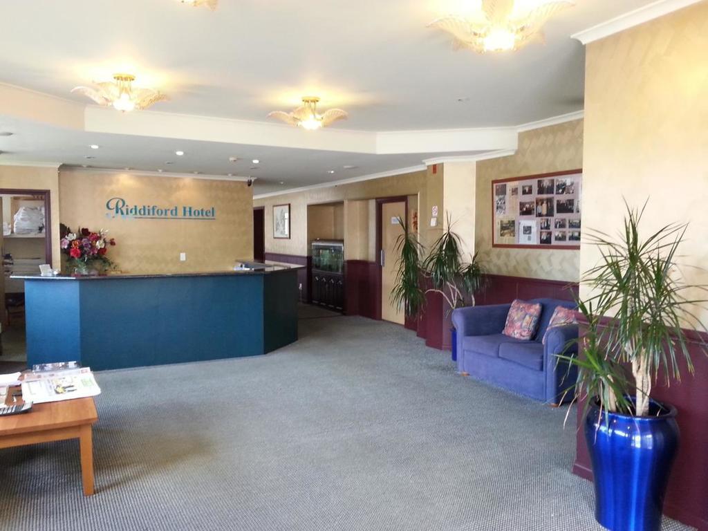 Riddiford Hotel Лоуър Хът Екстериор снимка