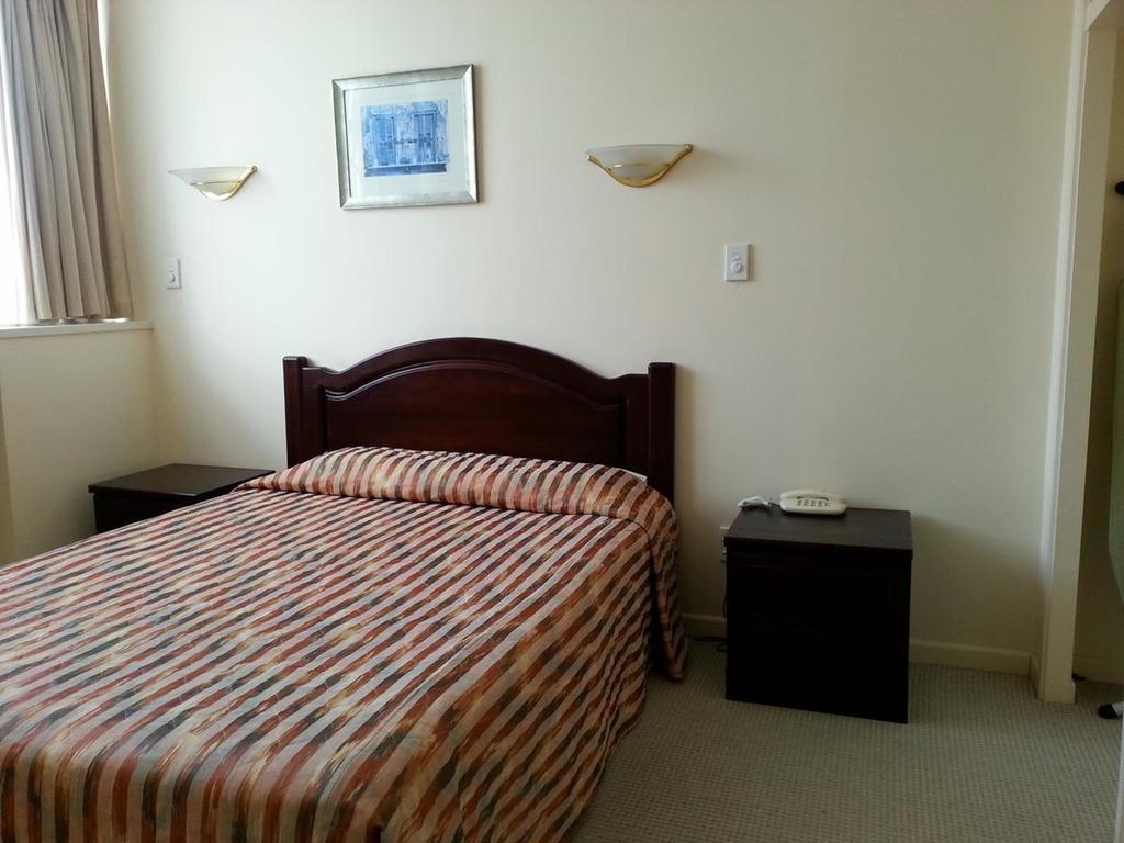 Riddiford Hotel Лоуър Хът Екстериор снимка